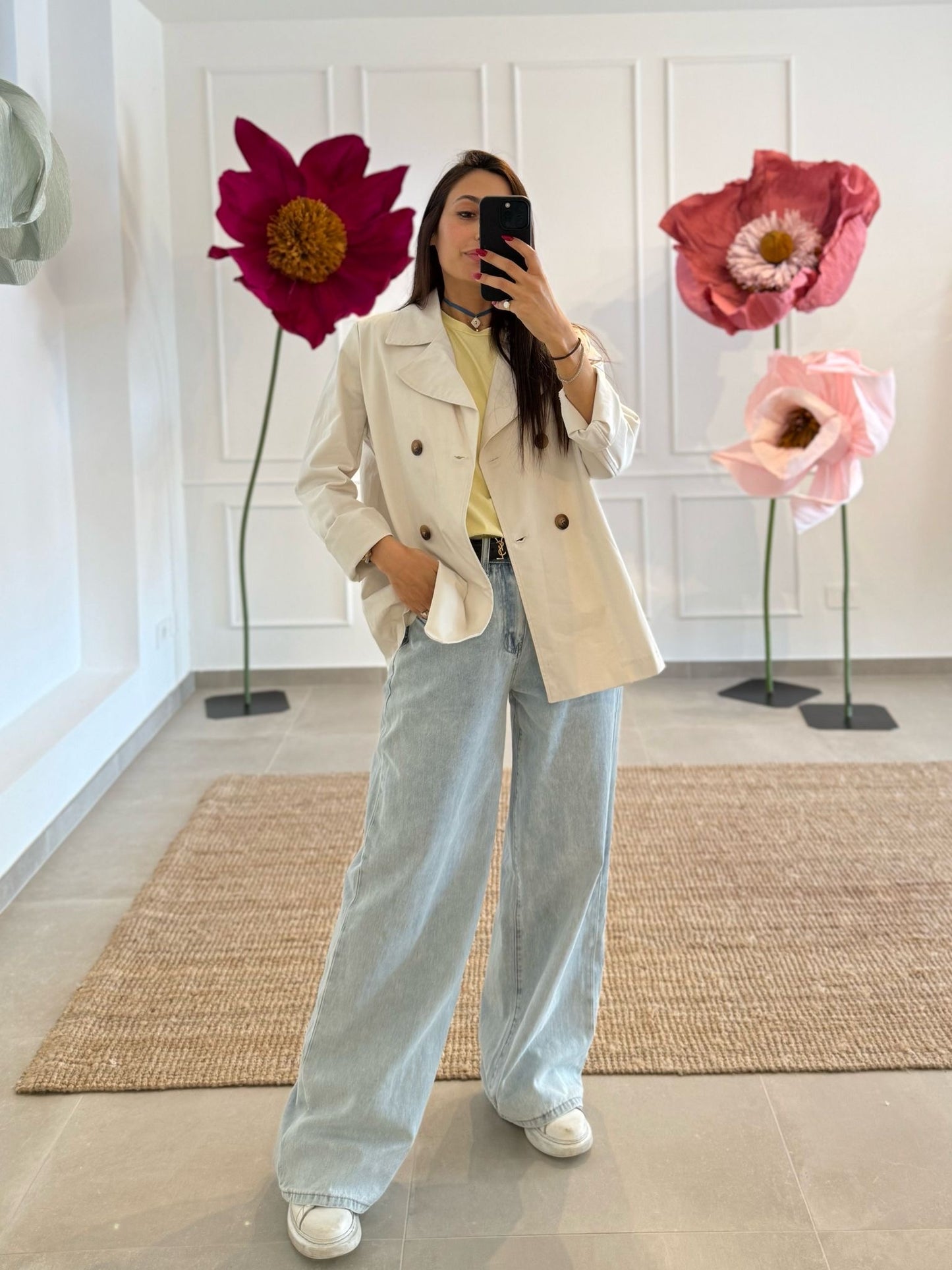 TRENCH CORTO