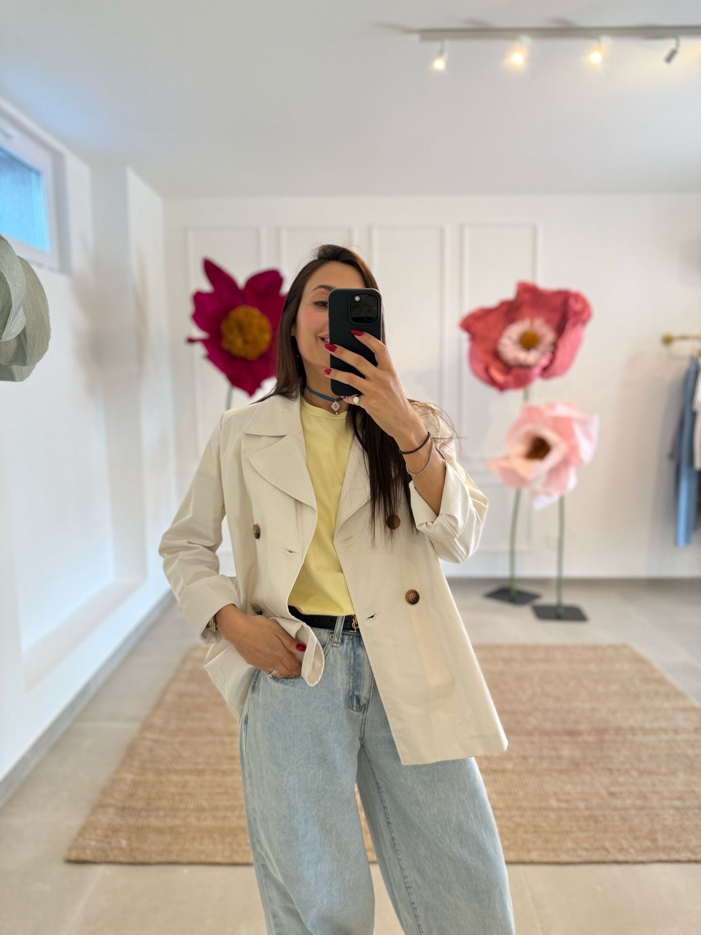 TRENCH CORTO