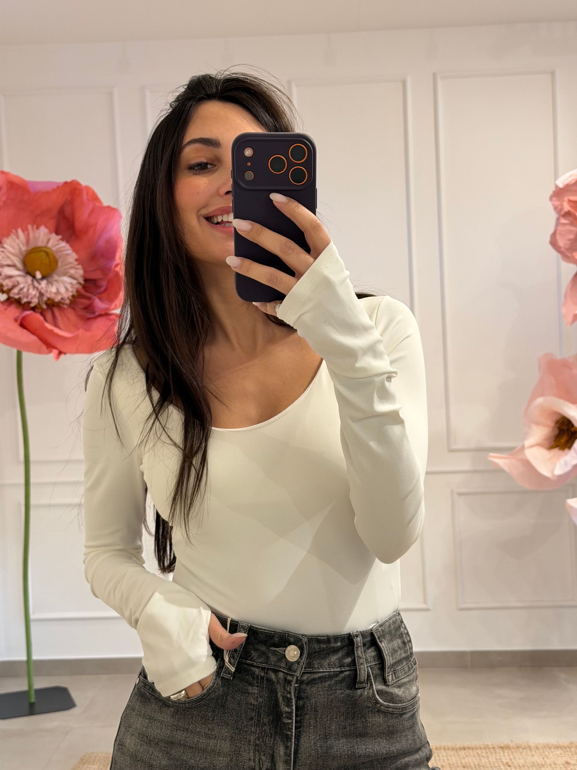 MAGLIA SCOLLO A V CROP