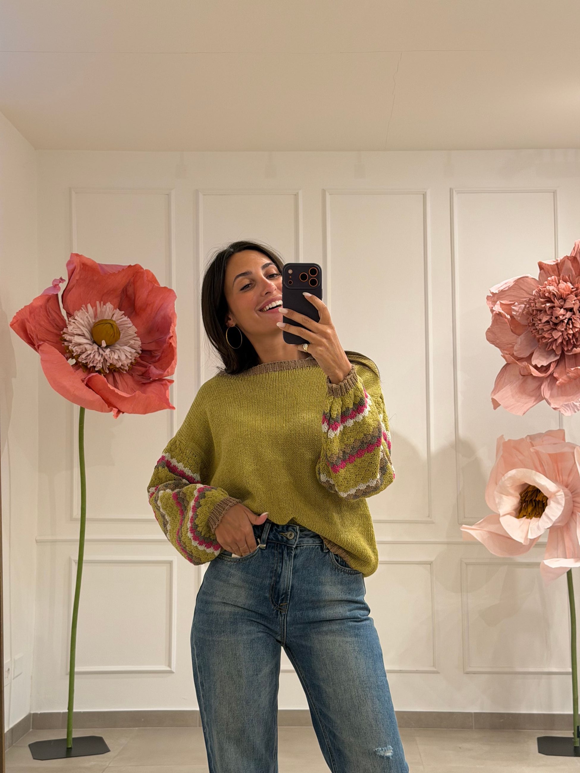 MAGLIA CON MANICHE A SBUFFO E MOTIVO A RIGHE