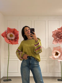 MAGLIA CON MANICHE A SBUFFO E MOTIVO A RIGHE