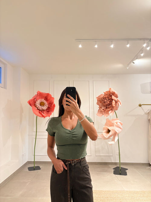 T shirt crop con arriccio