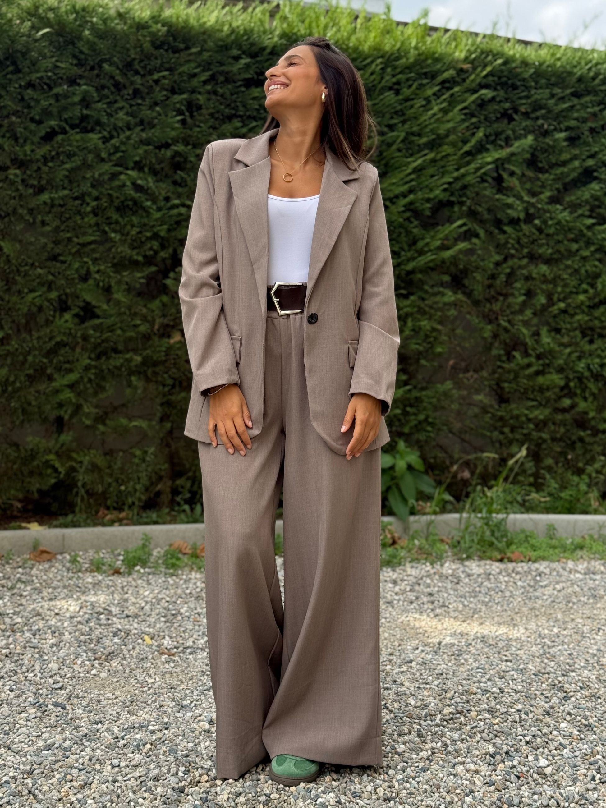 PANTALONE CON CINTURA A PALAZZO