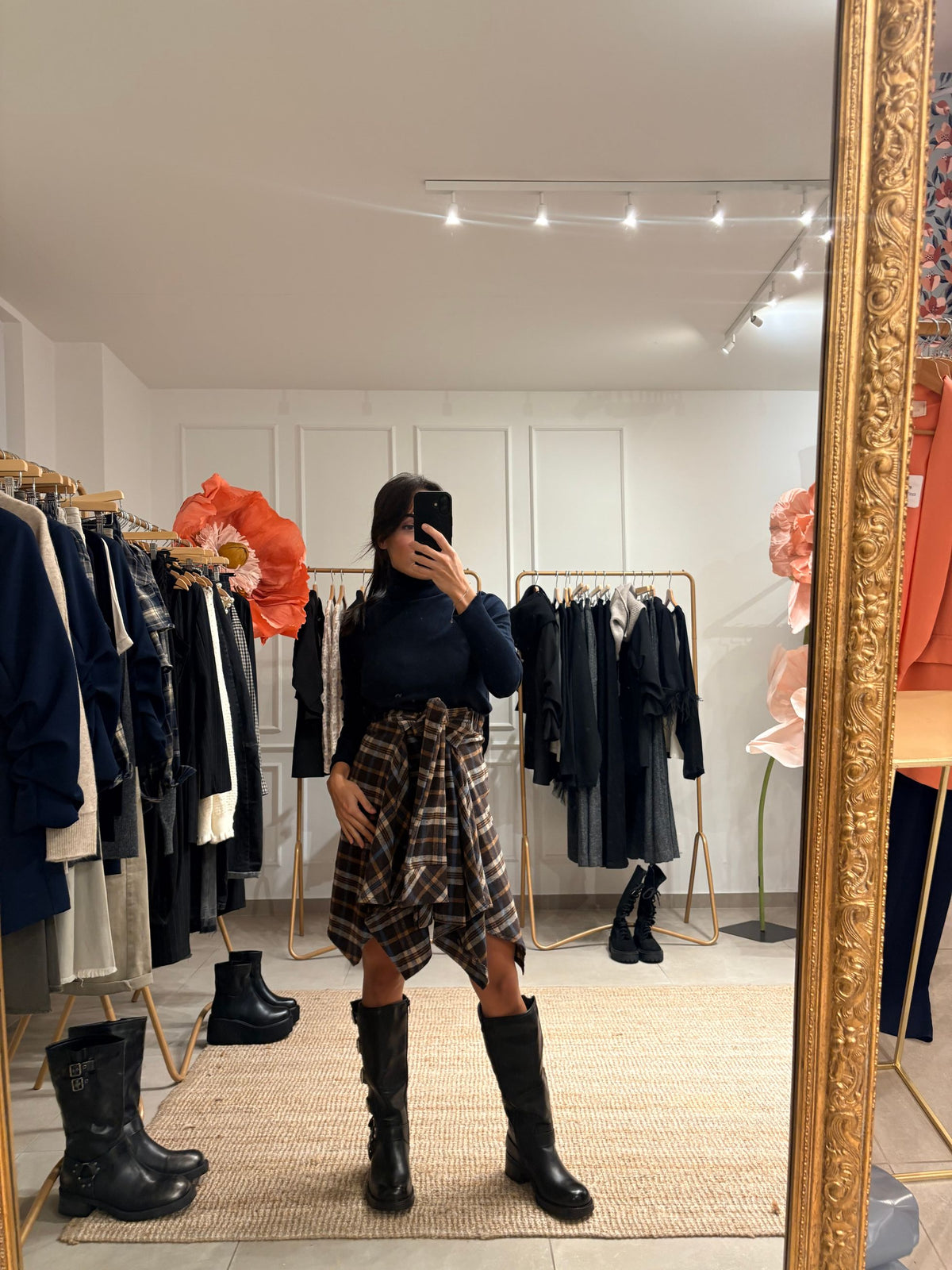 Gonna Tartan a punte con fusciacca a manica