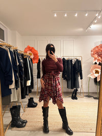 Gonna Tartan a punte con fusciacca a manica