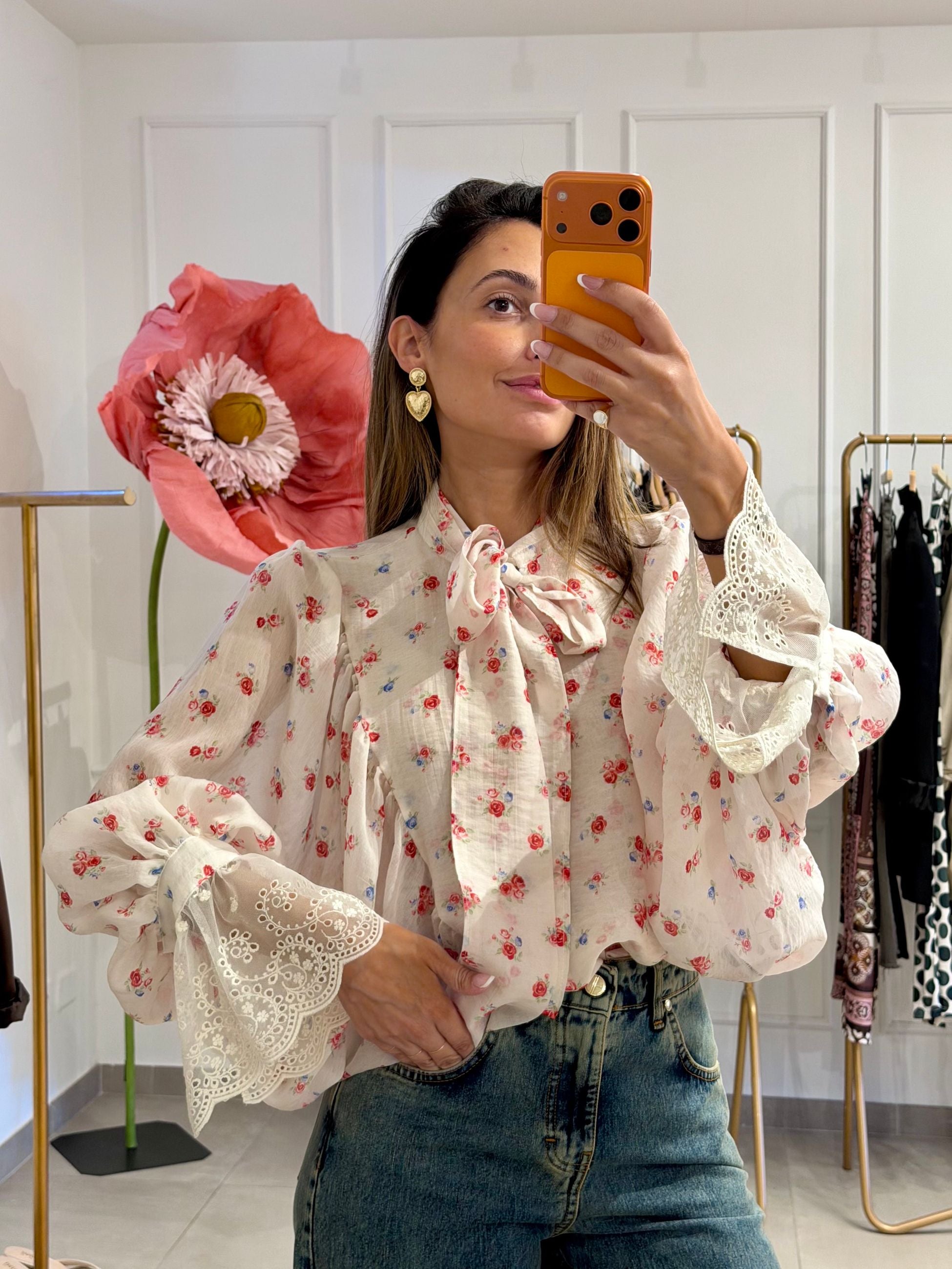 Blusa con stampa roselline